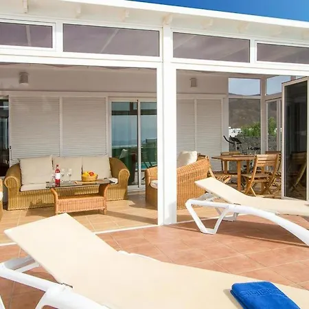 In Playa Blanca Sleeps 6 Includes Swimming Pool Air Con And Wifi * Playa Blanca (Lanzarote)