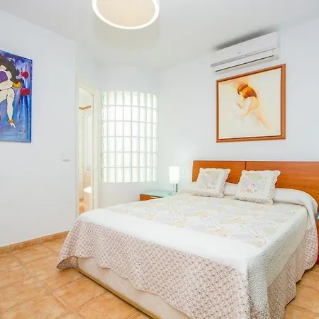 In Playa Blanca Sleeps 6 Includes Swimming Pool Air Con And Wifi Playa Blanca (Lanzarote)